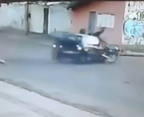 Unlucky Motorcyclist is Killed in Bizarre Ping-Pong Style Accident 