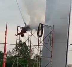 Guy Working at a Honda Dealership Sizzles to Death