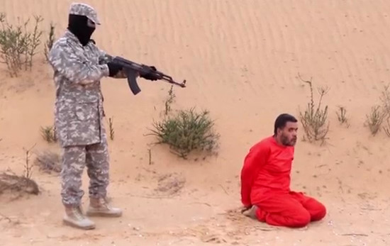 New ISIS Machine Gun executions of three prisoners, Beheading 