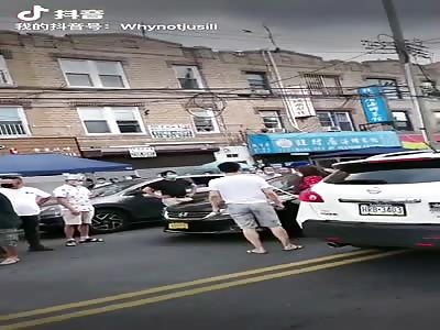 THIEF IS BEATEN AS ROBBERY GONE WRONG IN CHINATOWN