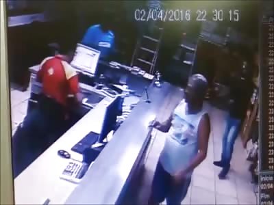  Businessman reacts to assault, leaves quadriplegic villain and then dies