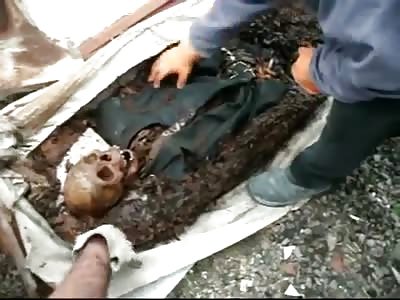 Exhumation of a tomb  (2)