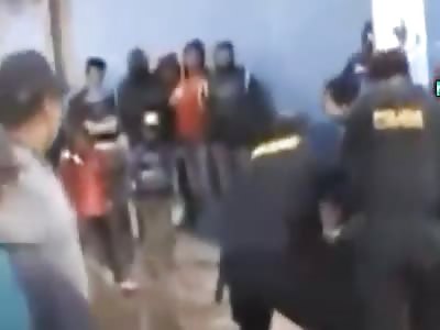 Cops rescue criminals from being burned