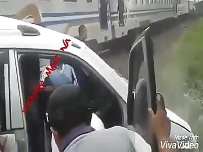 A whole family dies in car accident with train