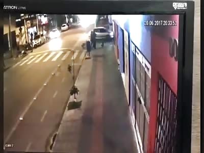 Motorcyclist flies and dies in shock