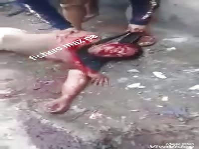 RATERO BATTLE: man is beaten to leave him in pants by thief