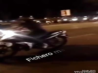 ACCIDENT: motorcyclists crash into car