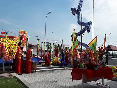 FALL OF THE DRAGON IN FESTIVAL