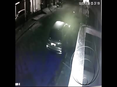 Killer Executes Man with Headshots like a Bitch 