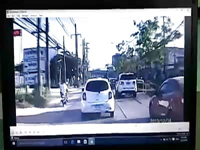 Motorcycle Crushed by Truck Explodes in Face of Driver and Killed Instantly