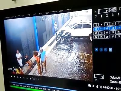 CLAVA WOMAN KNIFE TO MAN