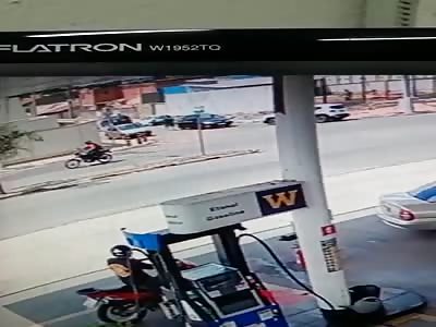 HUSBAND KILLS LOVER AND WIFE WITHIN HIS AUTO