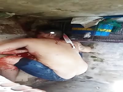 MAN KILLED BY RIVALES