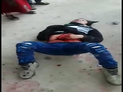 WTF !! BRUTAL DUDE PLAYING WITH HIS OWN GUTS