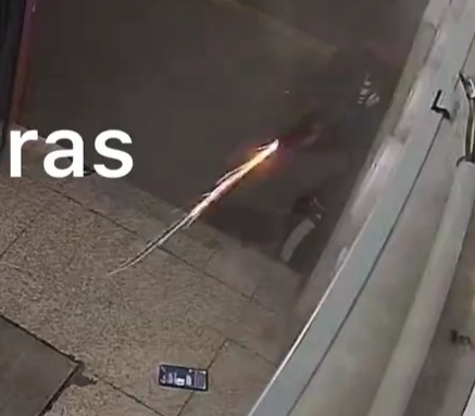[FULL VIDEO]SICARIOS MURDER A MAN OUTSIDE HIS HOME IN MEXICO