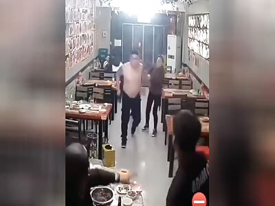 Dude Stabs Accidentally Stabs His friend During Restaurant Fight.