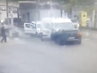 FRANCE: 2 POLICE OFFICERS EXECUTED FOR THE ESCAPE OF A PRISONER