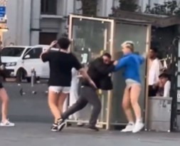3 Transgender People got into Street Fight with Man
