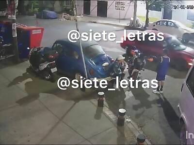 Sicario murders drug dealers in front of his son in Mexico