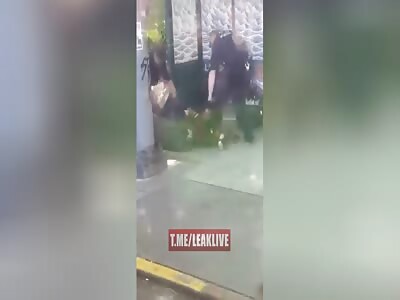 Seattle Police Beat Man with Batons at Bus Stop