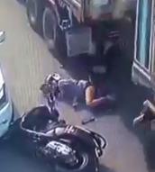 Woman's Lower Body Gets Run Over and Crushed by an 18 Wheeler