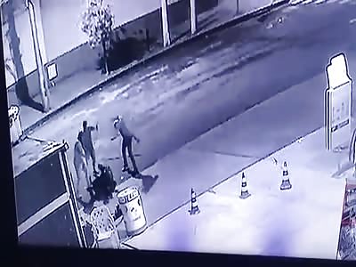 Police Officer Beaten to Death Inside Gas Station