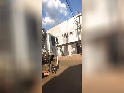 Man dies after electrocution while working painting building in Brazil