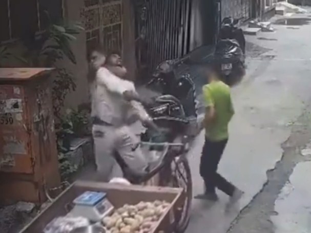 Man Strangles Vegetable Seller