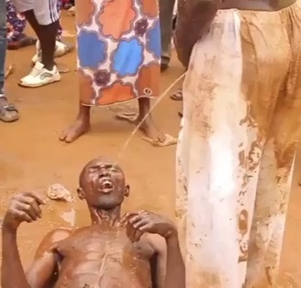 Thieves Stripped Naked and Forced to Pee in Each Other’s Mouth 