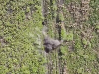 Ukrainian army playing with its drones killing Russians in Donetsk