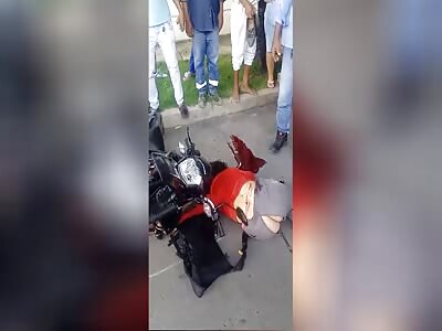 Woman Crashed Her Bike & Left With Her Ass Exposed