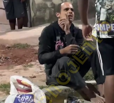 [FAVELA JUSTICE]TWO THIEF PUNISHED FOR TRYING TO STEAL FROM LADY 