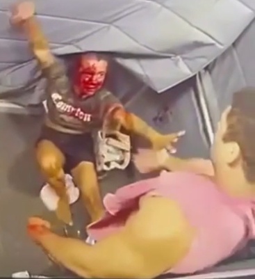 Scumbag Brutalizing Girlfriend Inside Elevator