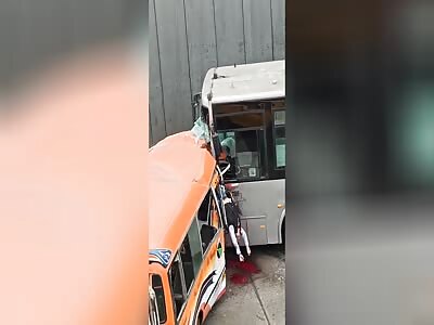 Head-on collision leaves 3 dead due to lane invasion in Peru. Part 2