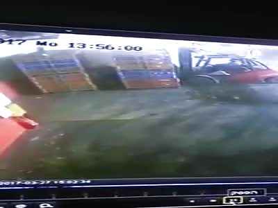 Crazy forklift accident