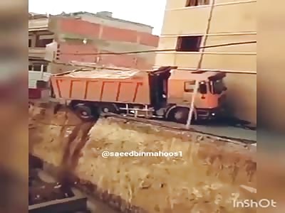 big truck crashes 