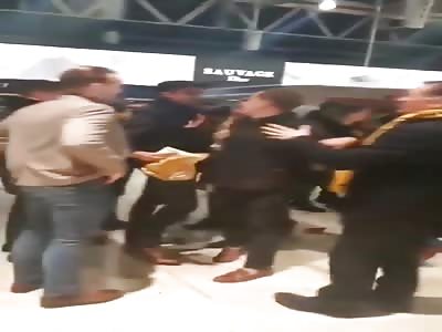 Whoa he has a solid left! Direct knockout! 