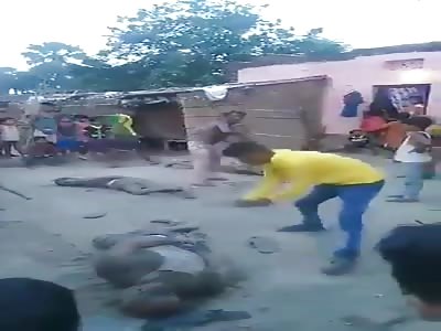 Hindus beating to death innocent Muslim family..