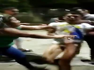 LOL: Woman Beating Nude Cellphone Thief 