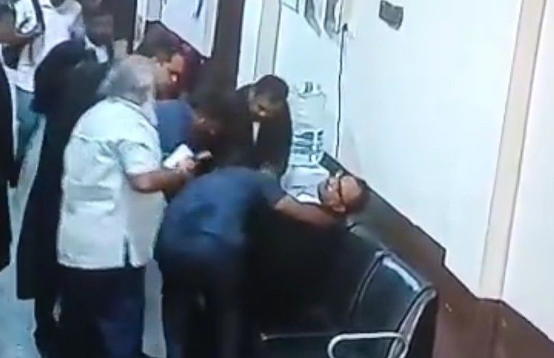  Lawyer Collapses & Dies Of Heart Attack Inside Court Premises