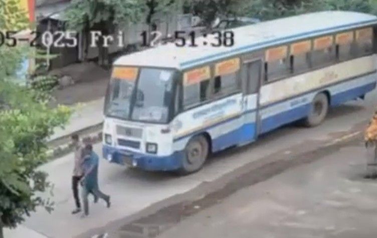 Deadly Date Of Jaywalkers And The Bus