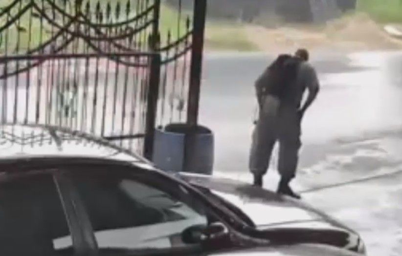 Security officer collapses and dies while waiting for his bus