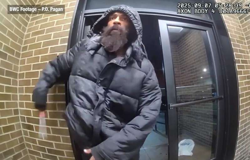 Man attacks female officer with butcher knife before getting killed