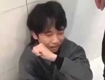 Chinese boss punishing lazy worker