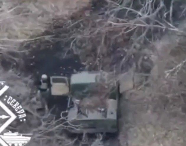 Ukrainian retreat steps on anti-tank mine. 