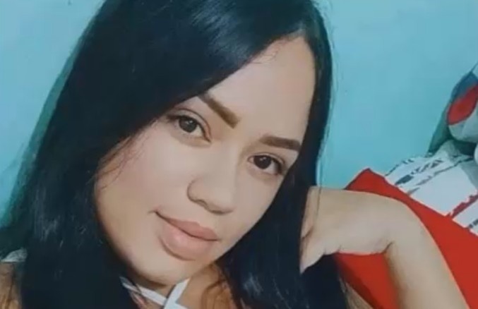 Thug Woman With An Ankle Monitor Executed And Left In Dirt