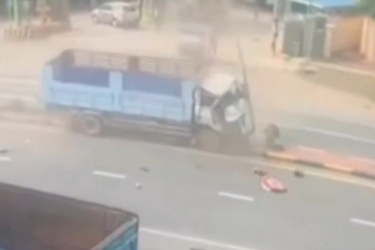 Two killed as car and truck collide with motorcycle on National Road 4