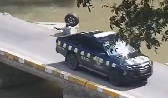 Jamaica: Man Jumps From Moving Police Car. Dies