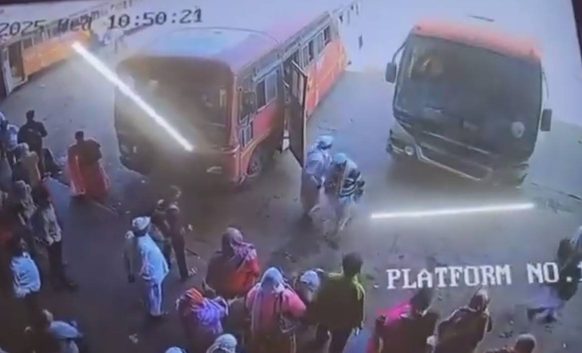 People Crushed At The Bus Station, One Dead