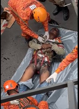 Brazilian worker turned into a barbecue on a high-voltage power line.
